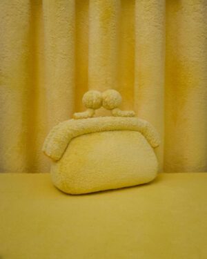 big kissing lock bag light brown